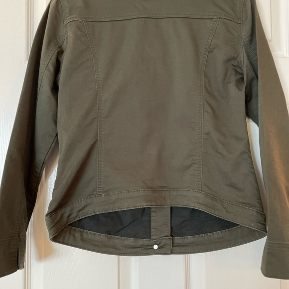 Medium weight denim jacket. - Picture 6 of 6